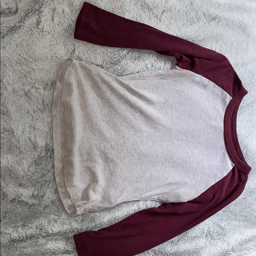 Burgundy sleeves tee
